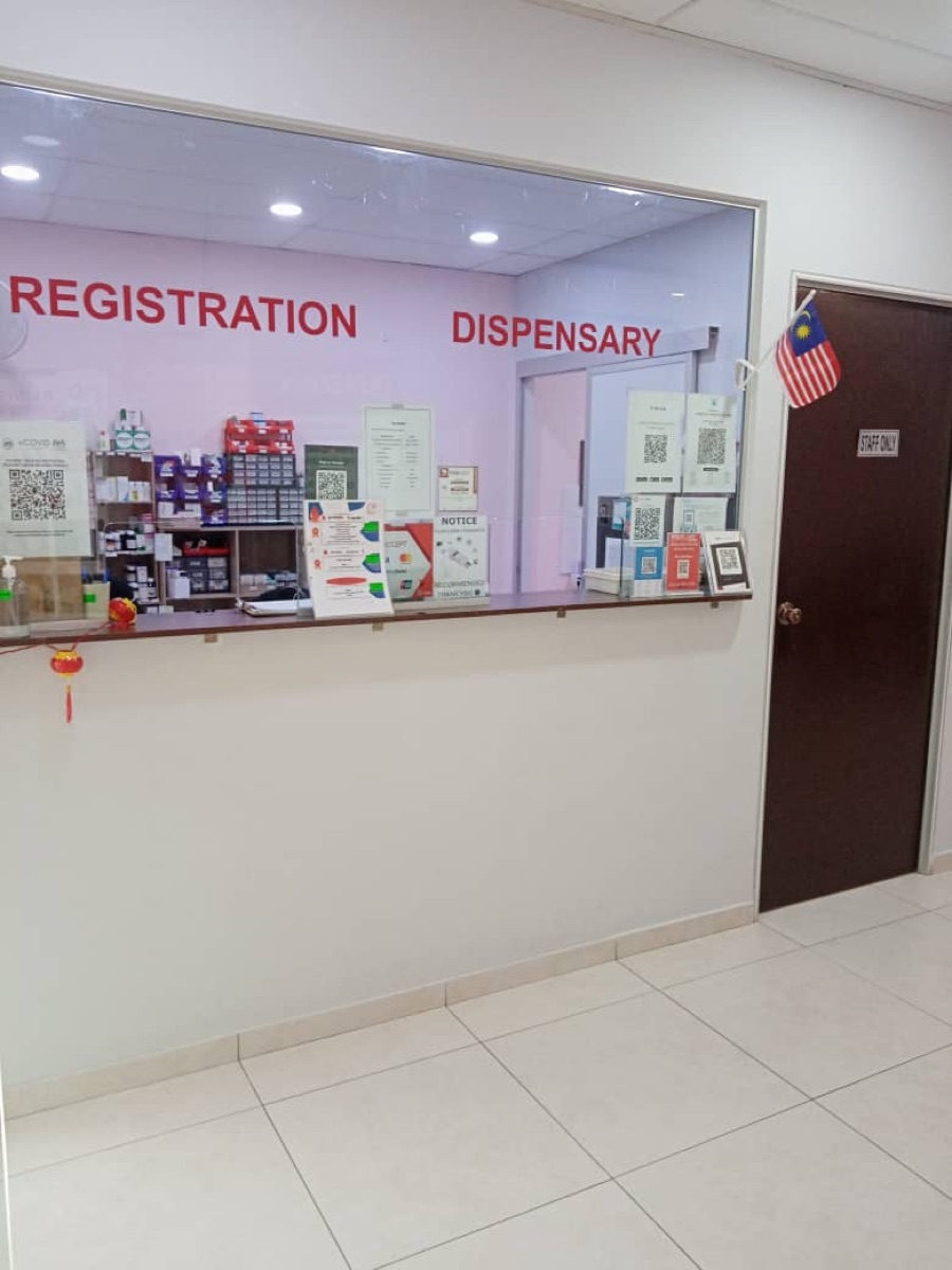 Registration and dispensary counter at Klinik Dr. Prevents Bandar Sri Damansara